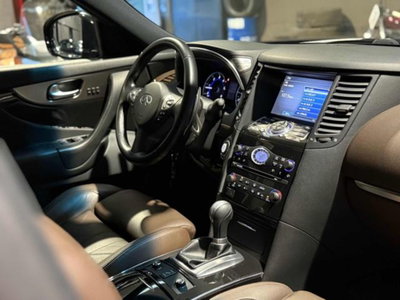 Infiniti QX70 3.0 diesel V6 AT S Premium (15)