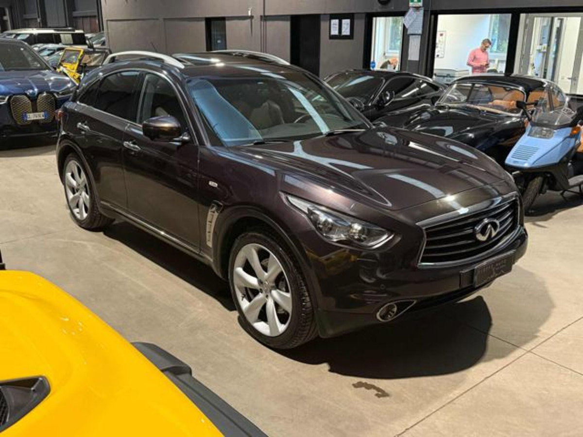 Infiniti QX70 3.0 diesel V6 AT S Premium (3)