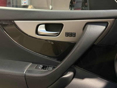 Infiniti QX70 3.0 diesel V6 AT S Premium (9)