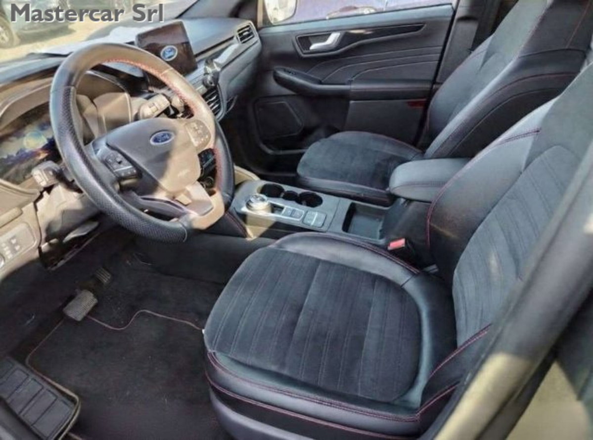 Ford Kuga 2.0 EcoBlue 150CV aut. AWD ST-Line X (6)