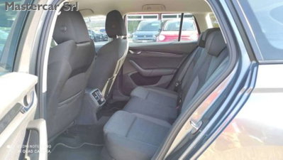 Skoda Octavia Station Wagon 2.0 TDI EVO SCR DSG Wagon Ambition (12)
