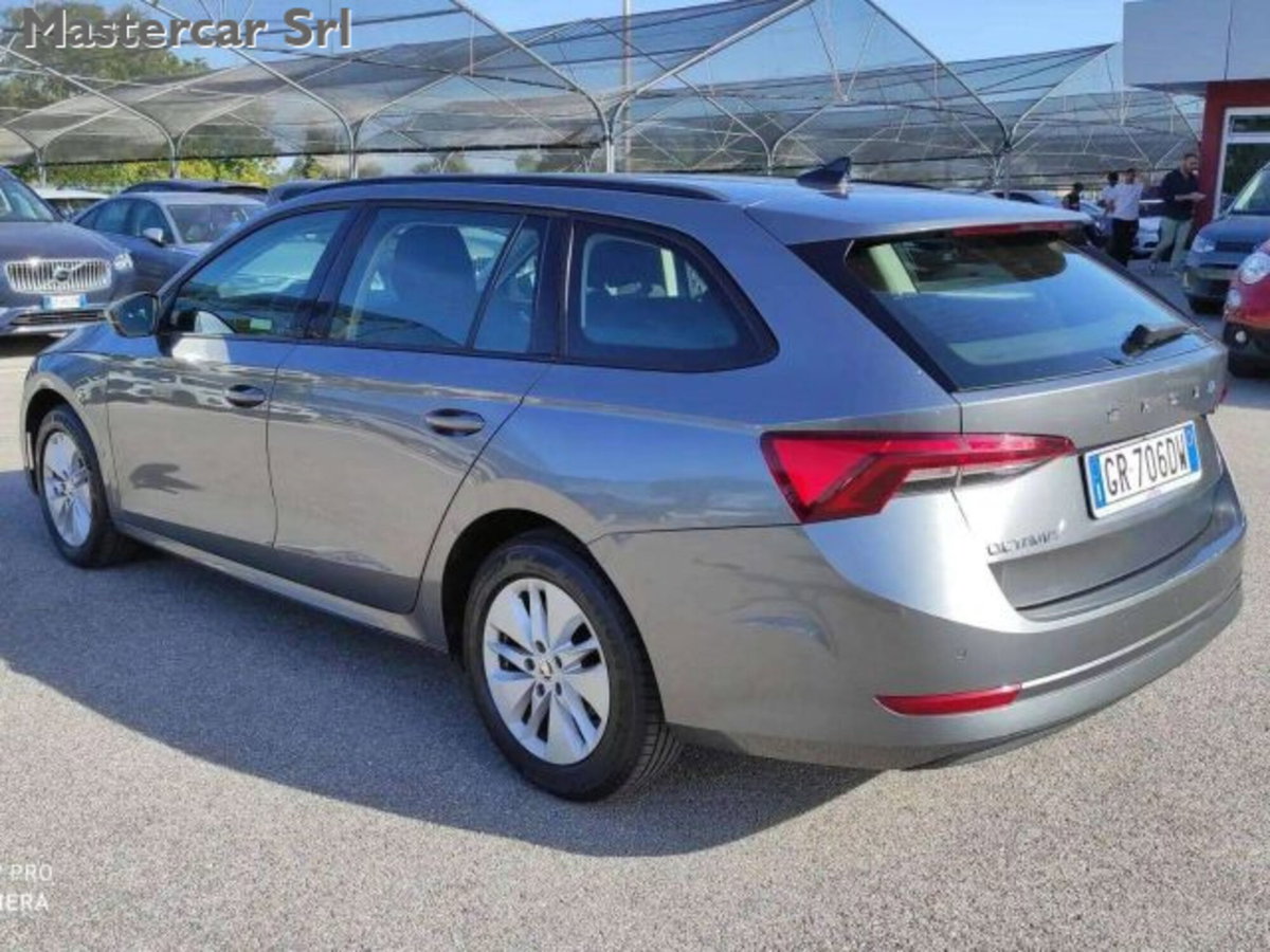 Skoda Octavia Station Wagon 2.0 TDI EVO SCR DSG Wagon Ambition (6)