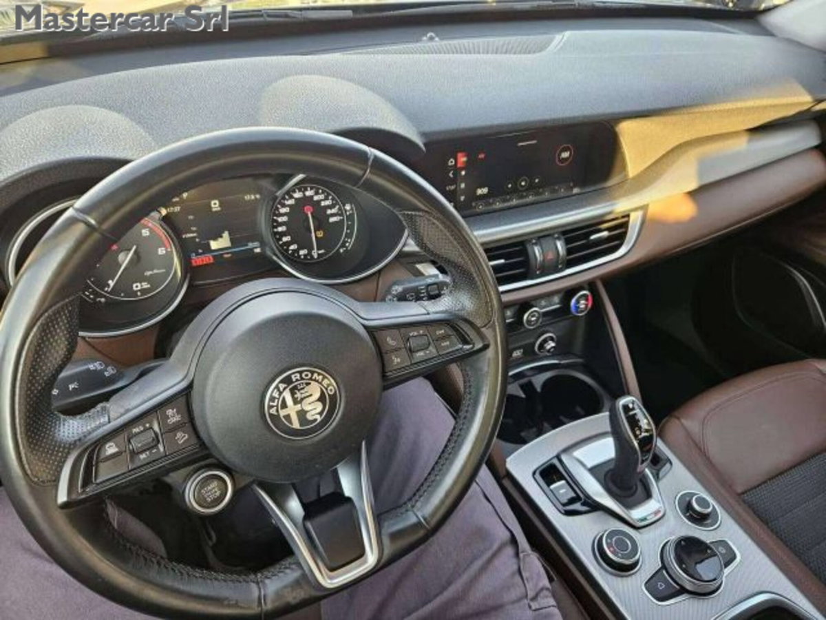 Alfa Romeo Stelvio Stelvio 2.2 Turbodiesel 190 CV AT8 Q4 Sprint (11)