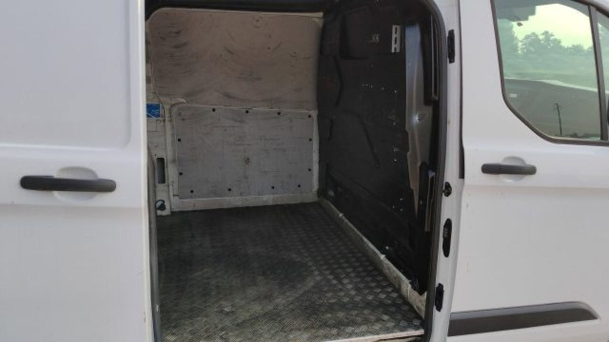 Ford Transit Custom Furgone 280 2.0 TDCi 130 PC Furgone Entry (16)