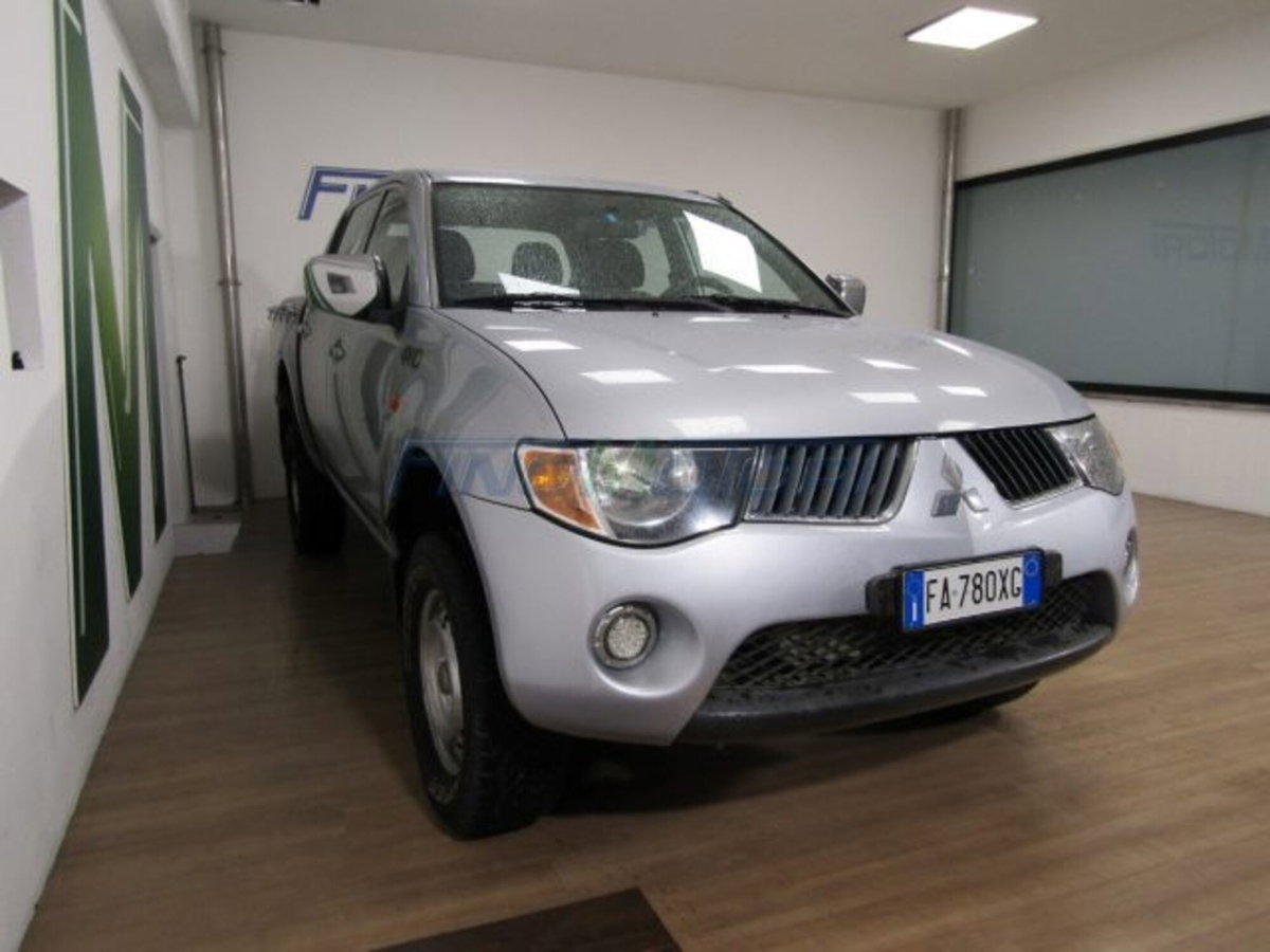 Mitsubishi L200 2.5 DI-D Double Cab Invite (3)