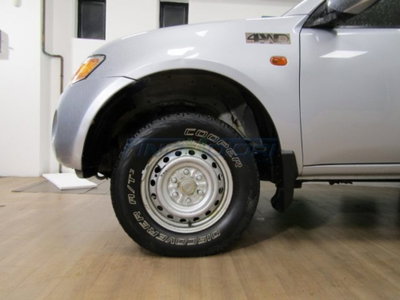 Mitsubishi L200 2.5 DI-D Double Cab Invite (4)