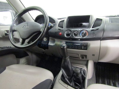 Mitsubishi L200 2.5 DI-D Double Cab Invite (6)