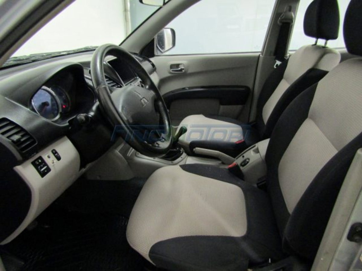 Mitsubishi L200 2.5 DI-D Double Cab Invite (9)