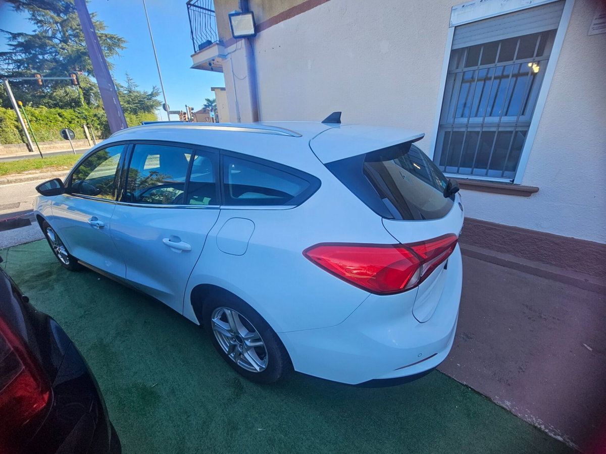 Ford Focus Station Wagon 1.5 ecoblue Titanium Edition 115cv auto (5)