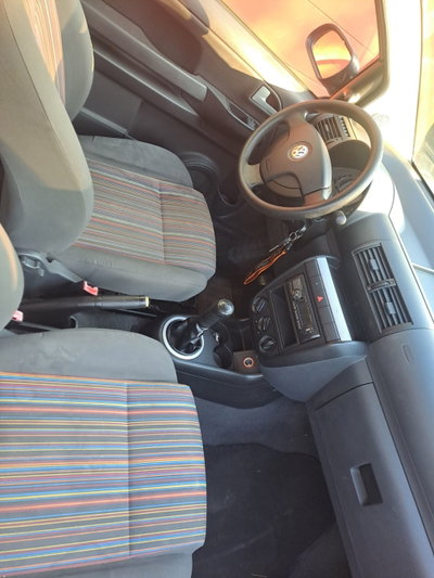 Volkswagen Fox 1.2 (4)