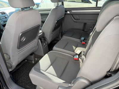 Volkswagen Touran 1.6 TDI DSG Comfortline (9)