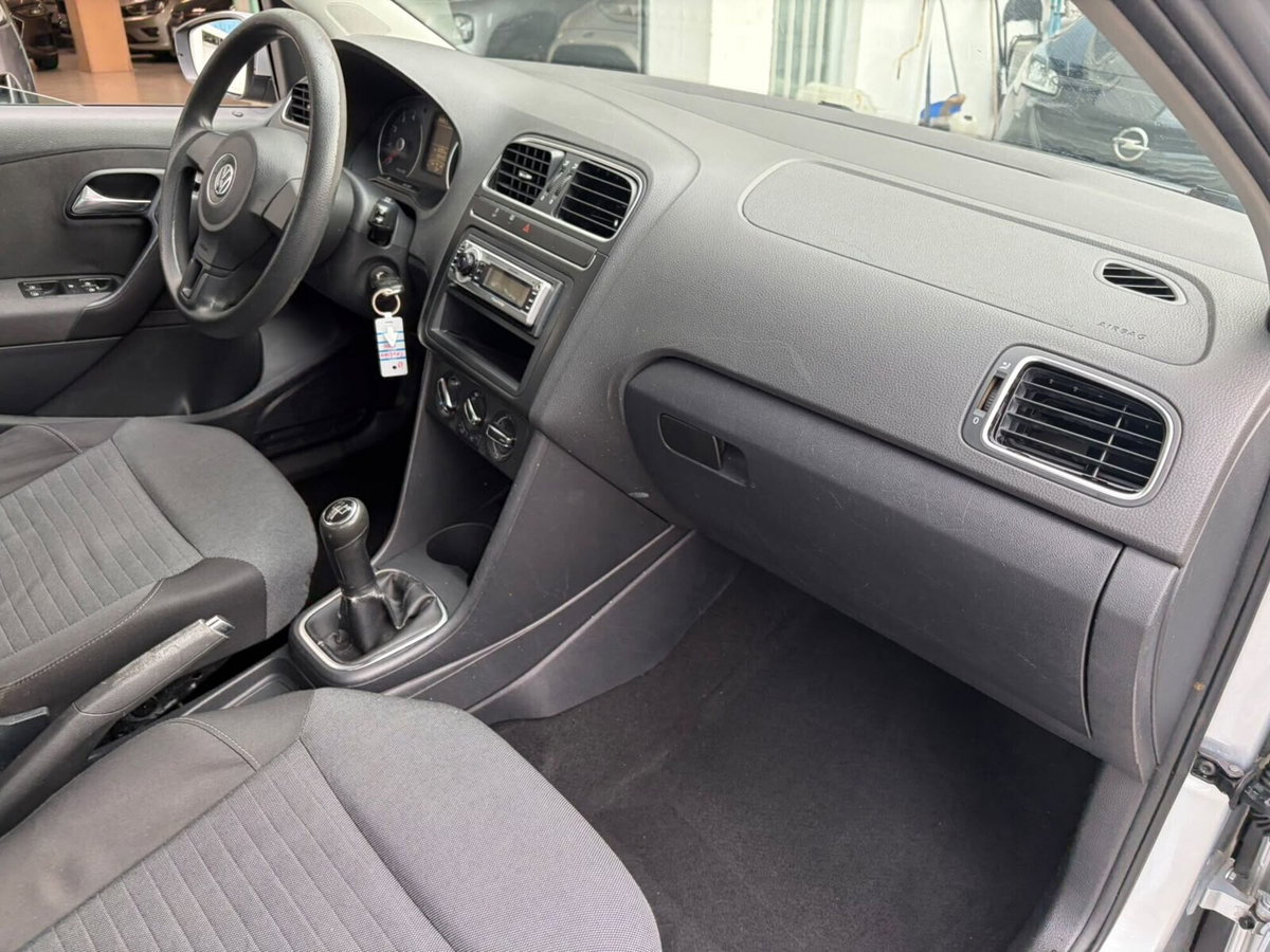 Volkswagen Polo 1.4 5 porte Comfortline (11)