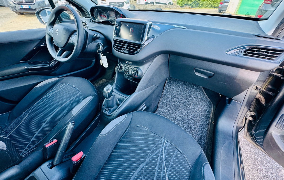 Peugeot 208 82 5 porte Allure (13)