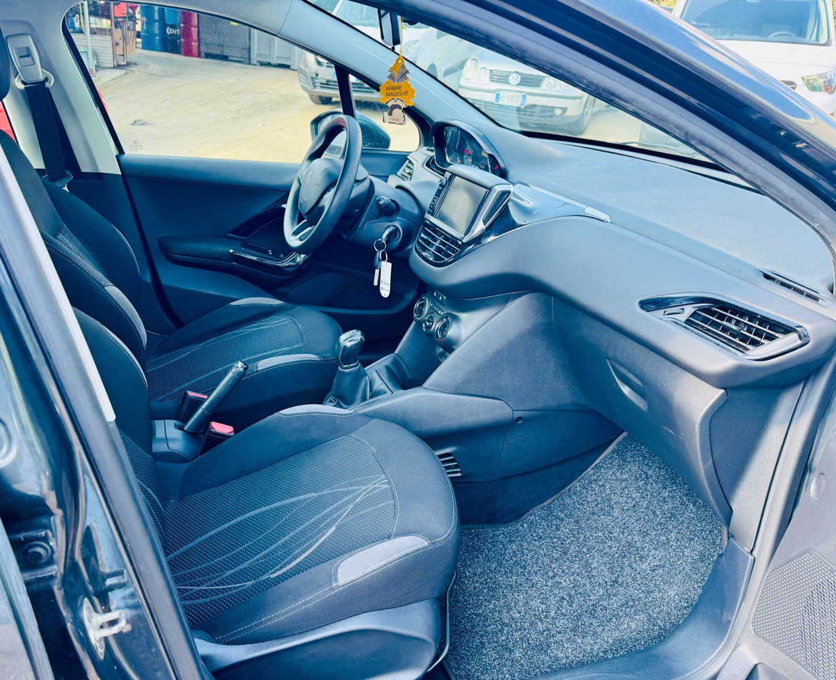 Peugeot 208 82 5 porte Allure (14)