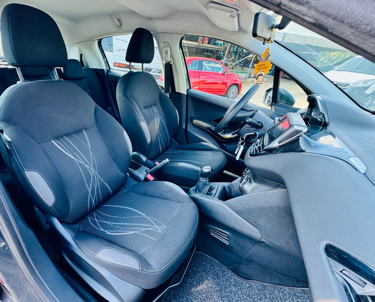 Peugeot 208 82 5 porte Allure (18)