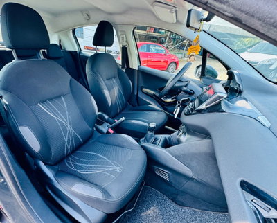 Peugeot 208 82 5 porte Allure (18)