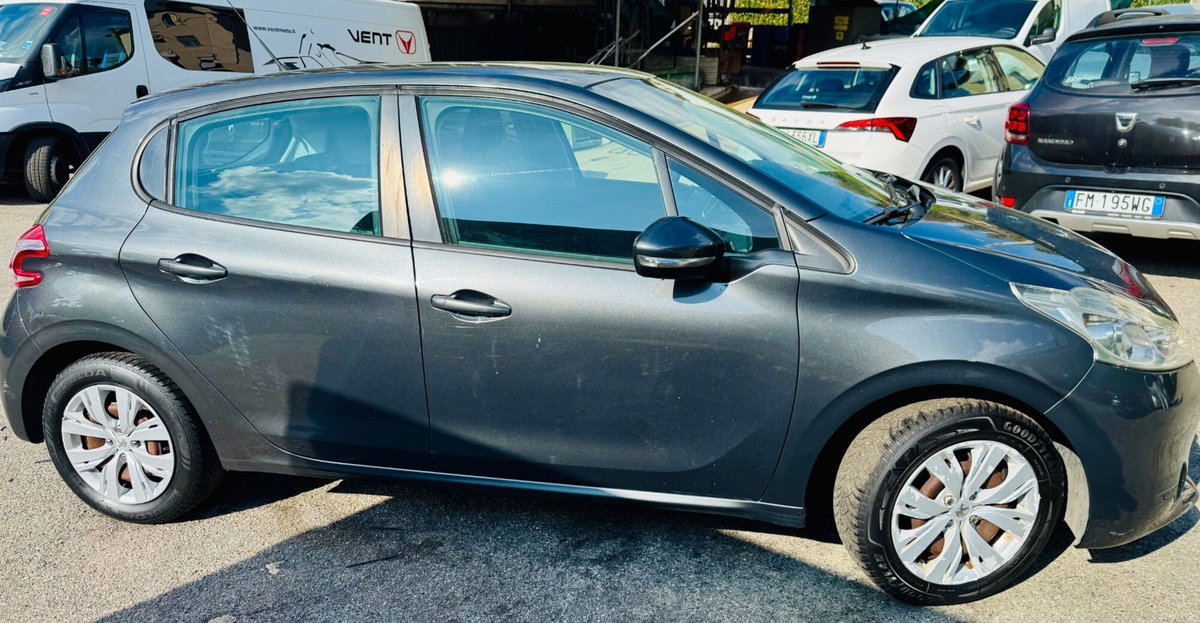 Peugeot 208 82 5 porte Allure (4)