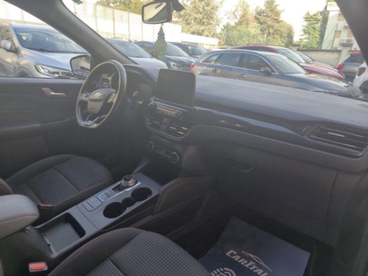 Ford Kuga 2.5 Full Hybrid 190 CV CVT 2WD ST-Line Design (9)