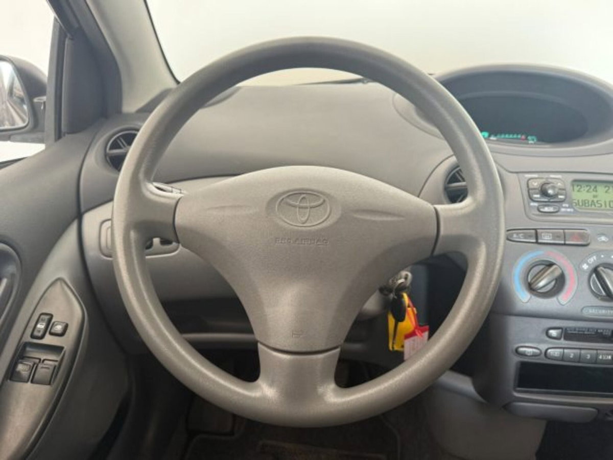 Toyota Yaris 16V cat 3 porte Sol (10)