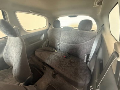 Toyota Yaris 16V cat 3 porte Sol (14)