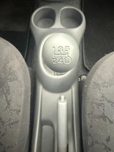 Toyota Yaris 16V cat 3 porte Sol (15)