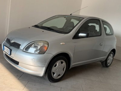 Toyota Yaris 16V cat 3 porte Sol (2)