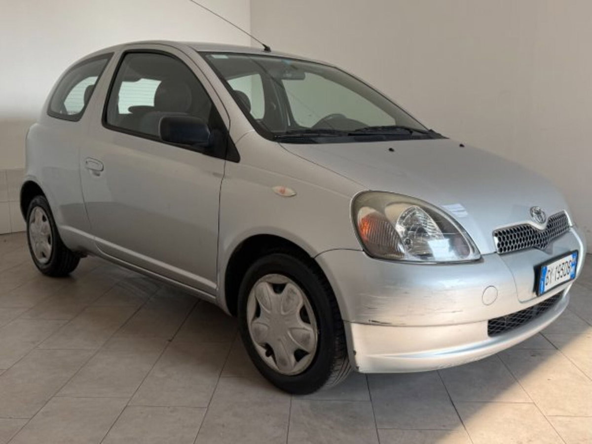 Toyota Yaris 16V cat 3 porte Sol (3)