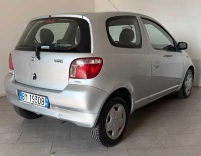 Toyota Yaris 16V cat 3 porte Sol (4)