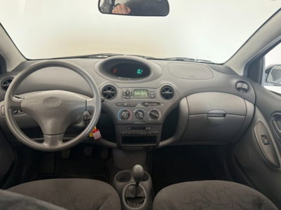 Toyota Yaris 16V cat 3 porte Sol (8)
