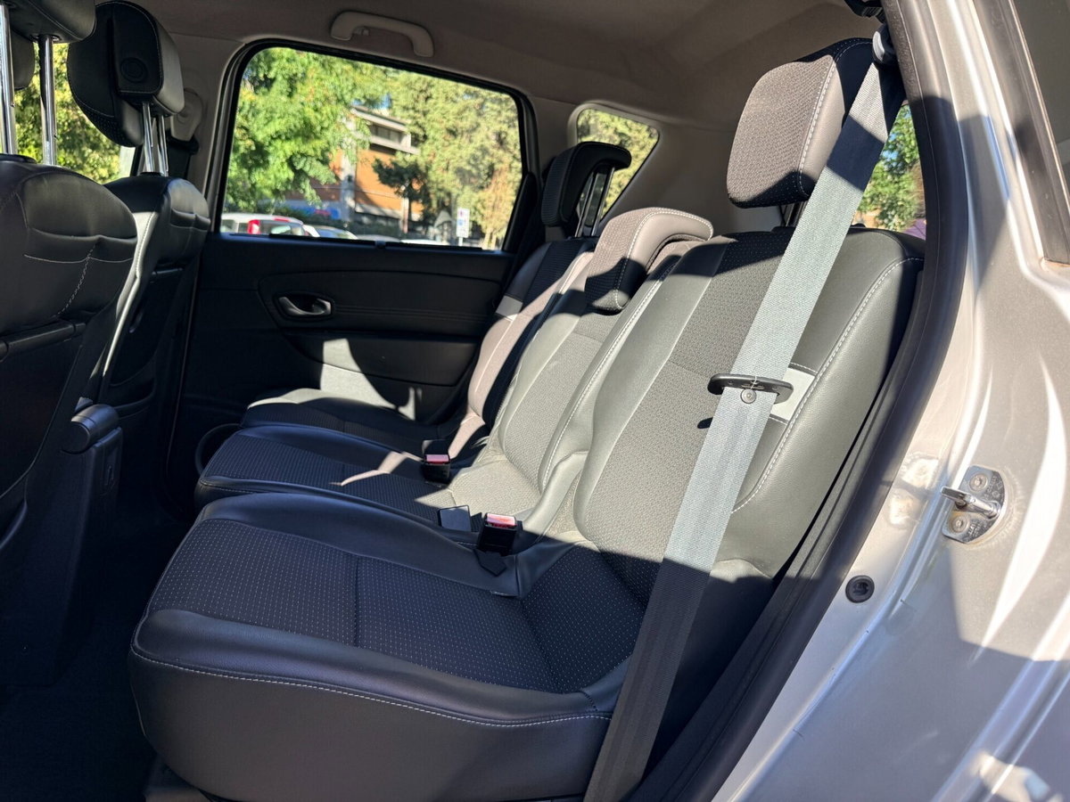 Renault Scenic E-Tech Electric 1.9 dCi 130CV Dynamique (11)
