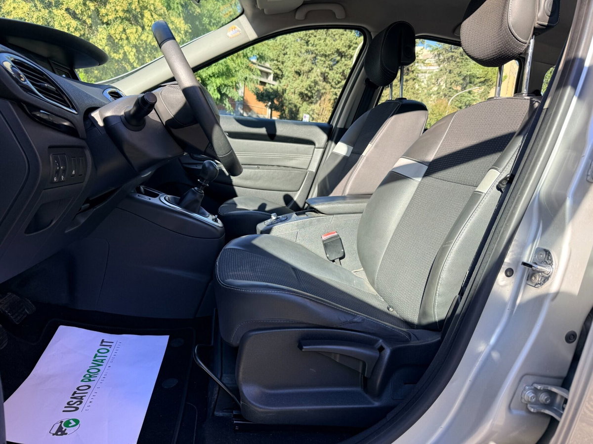 Renault Scenic E-Tech Electric 1.9 dCi 130CV Dynamique (13)