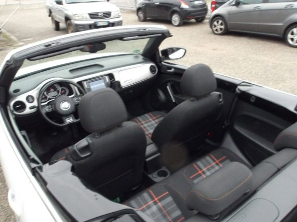 Volkswagen Maggiolino Cabrio 1.2 TSI Design BlueMotion Technology (11)