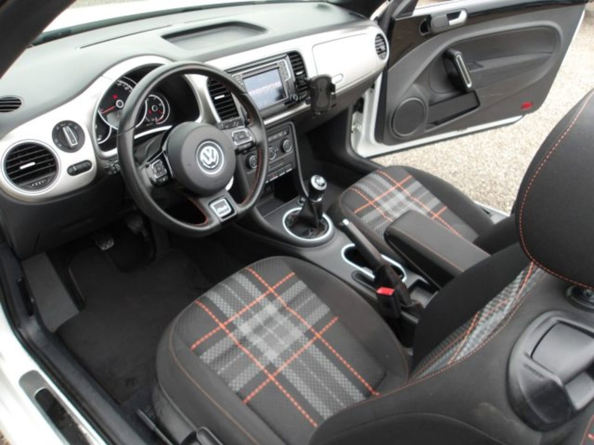 Volkswagen Maggiolino Cabrio 1.2 TSI Design BlueMotion Technology (12)