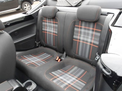 Volkswagen Maggiolino Cabrio 1.2 TSI Design BlueMotion Technology (16)