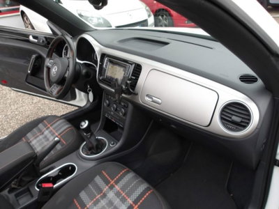 Volkswagen Maggiolino Cabrio 1.2 TSI Design BlueMotion Technology (17)