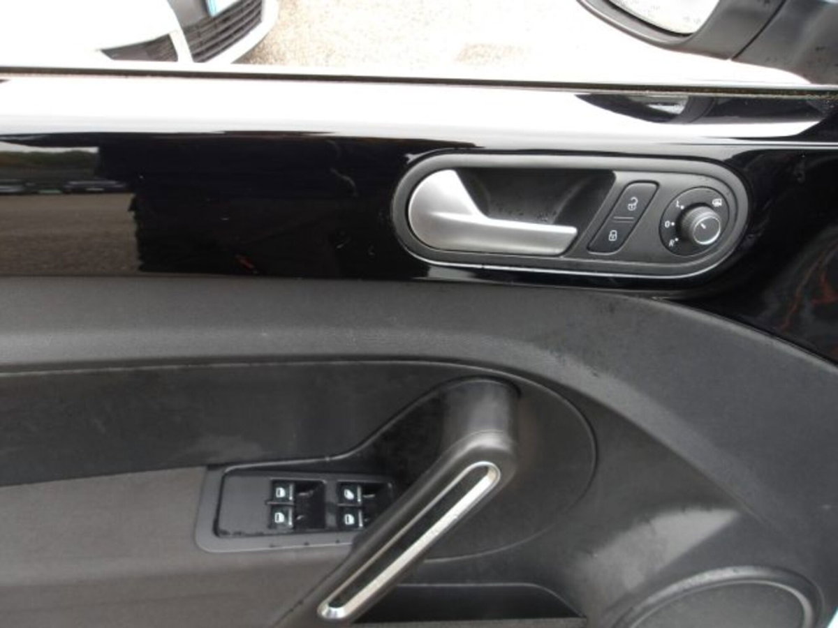 Volkswagen Maggiolino Cabrio 1.2 TSI Design BlueMotion Technology (20)