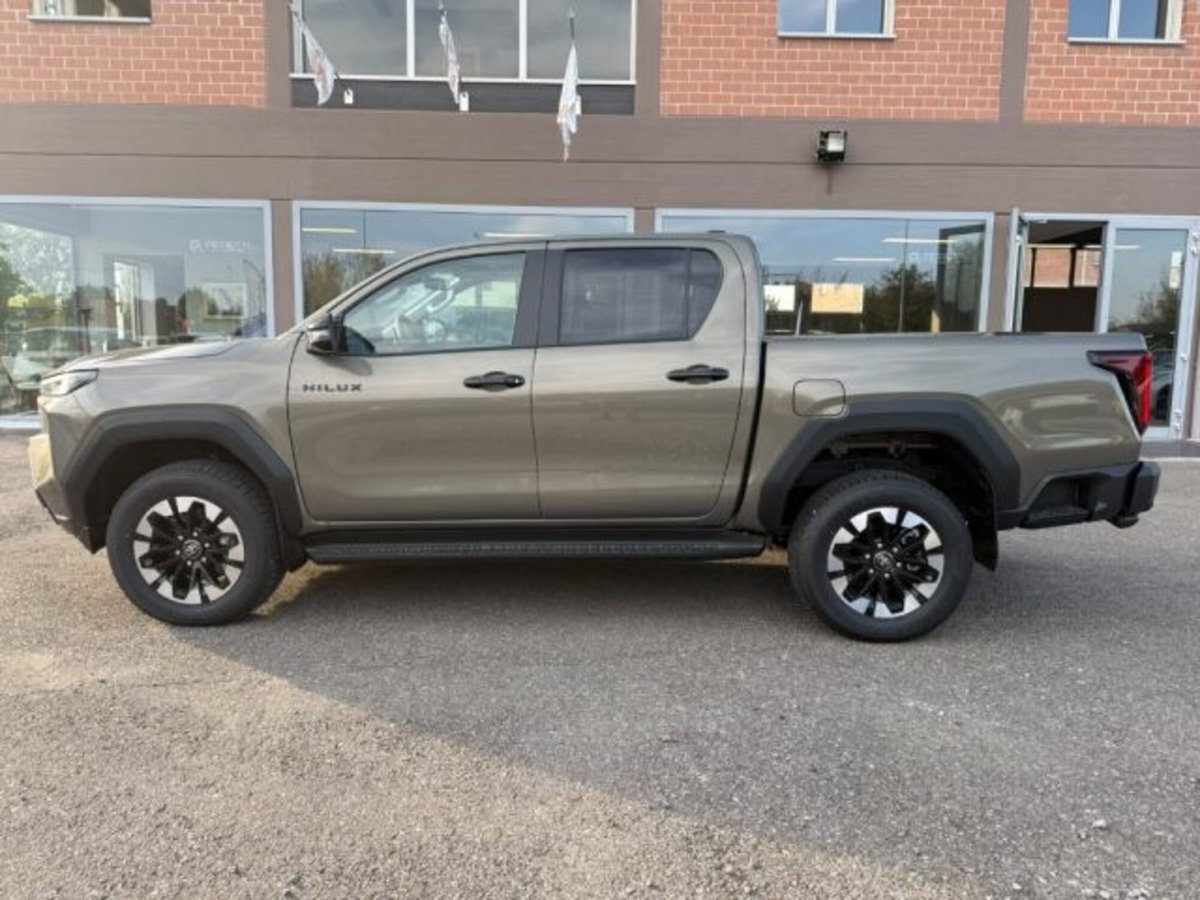 Toyota Hilux 2.8 d-4d 48V double cab Premium auto (5)