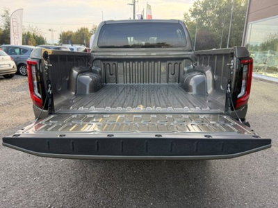 Toyota Hilux 2.8 d-4d 48V double cab Premium auto (8)
