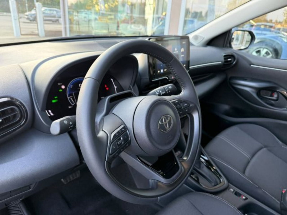Toyota Yaris 1.5 Hybrid 5 porte Energy (12)