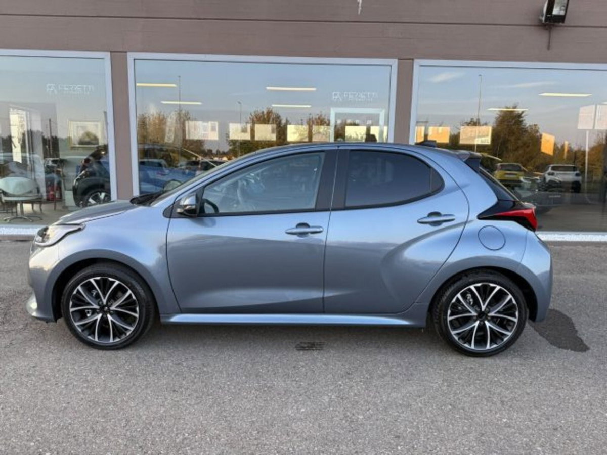 Toyota Yaris 1.5 Hybrid 5 porte Energy (2)