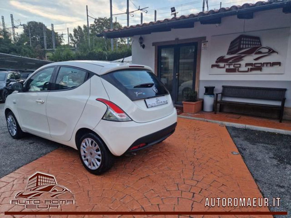 Lancia Ypsilon 1.2 69 CV 5 porte Silver (3)