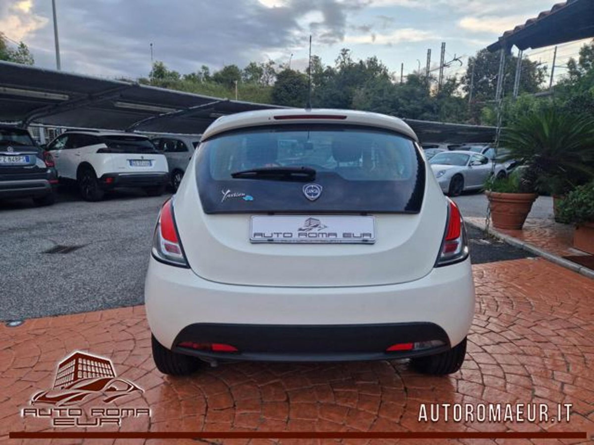 Lancia Ypsilon 1.2 69 CV 5 porte Silver (4)