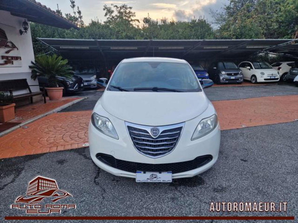 Lancia Ypsilon 1.2 69 CV 5 porte Silver (8)
