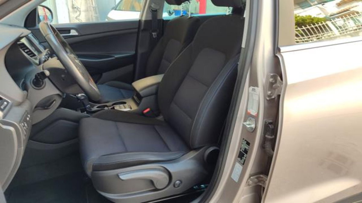 Hyundai Tucson 1.7 CRDi Sound Edition (17)