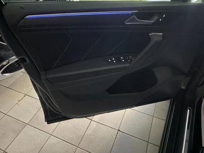 Volkswagen Tiguan 2.0 TDI 150 CV SCR DSG 4MOTION R-Line (16)