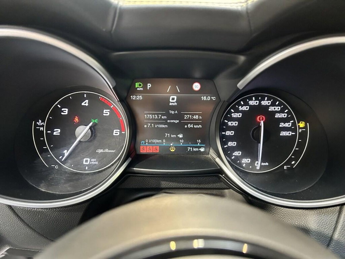 Alfa Romeo Stelvio 2.2 t Intensa Q4 210cv auto (12)