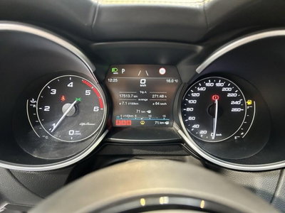 Alfa Romeo Stelvio 2.2 t Intensa Q4 210cv auto (12)
