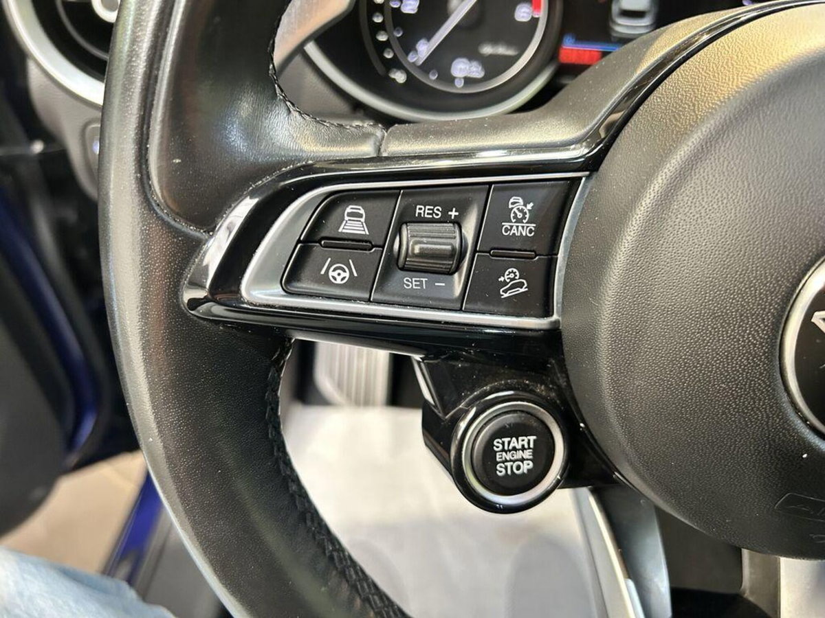 Alfa Romeo Stelvio 2.2 t Intensa Q4 210cv auto (14)