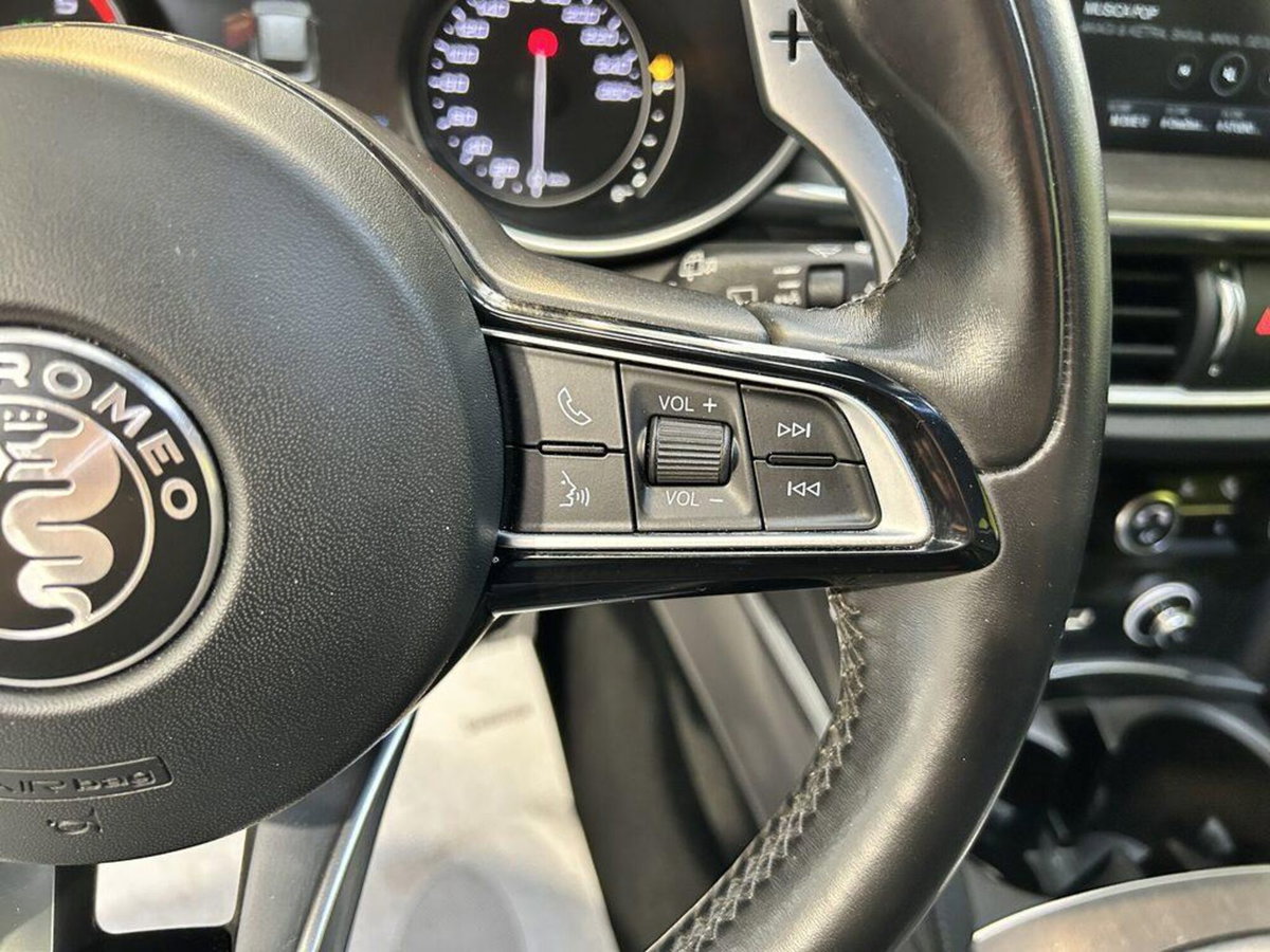 Alfa Romeo Stelvio 2.2 t Intensa Q4 210cv auto (15)