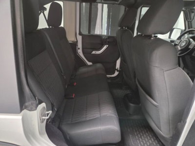 Jeep Wrangler Unlimited 2.8 CRD DPF Rubicon Auto (11)